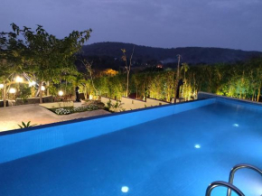 Rock Forest Cottage Villas with Jacuzzi